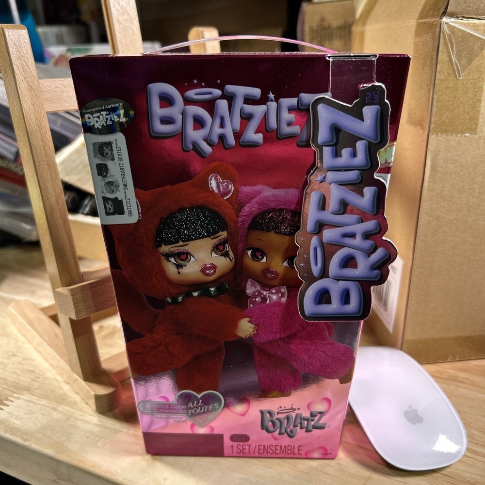 Bratz Bratziez Sweetheartz Seriez Plush Keychain Blind Box SEALED BRAND NEW